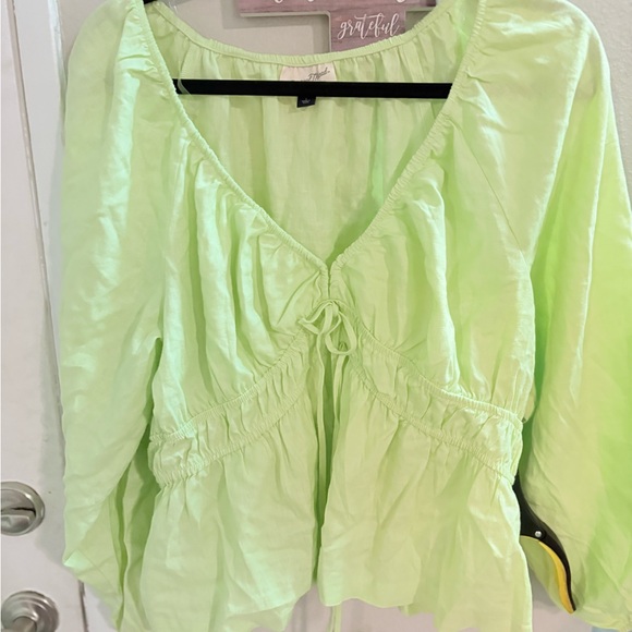 Universal Thread Light Green Blouse - Picture 5 of 5